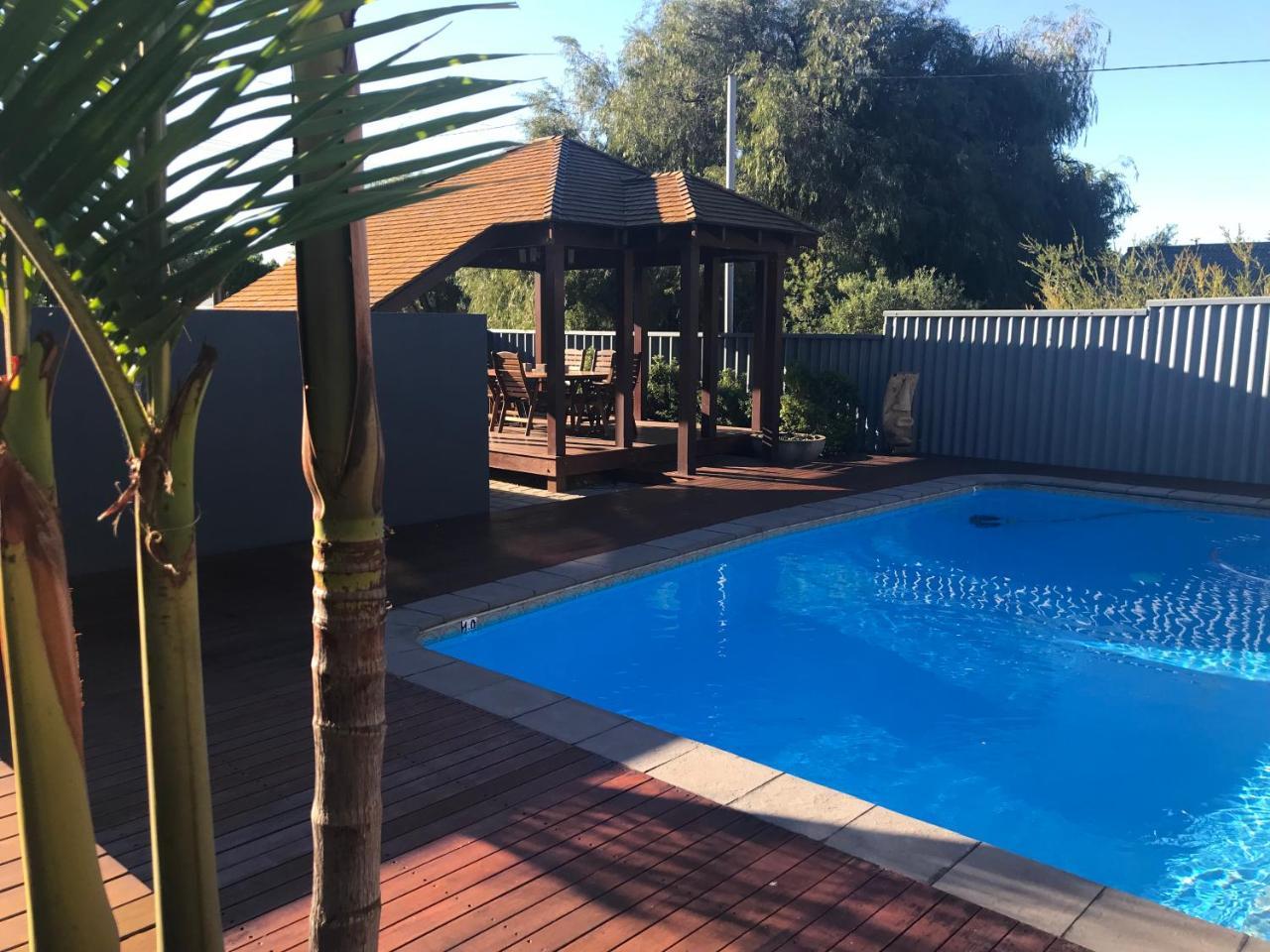 Waikiki Beach Bed And Breakfast Hopeland Εξωτερικό φωτογραφία